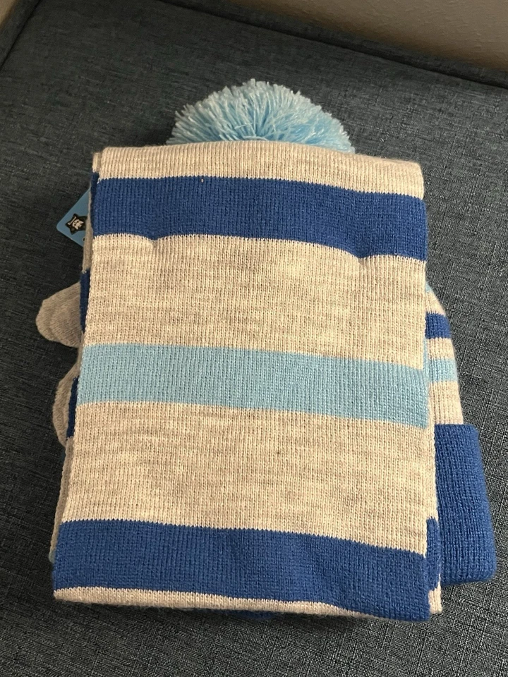 Nickelodeon Pink Frog Baby Shark Toddler Hat Gloves and Scarf Set Blue NWT - Image 4 of 4