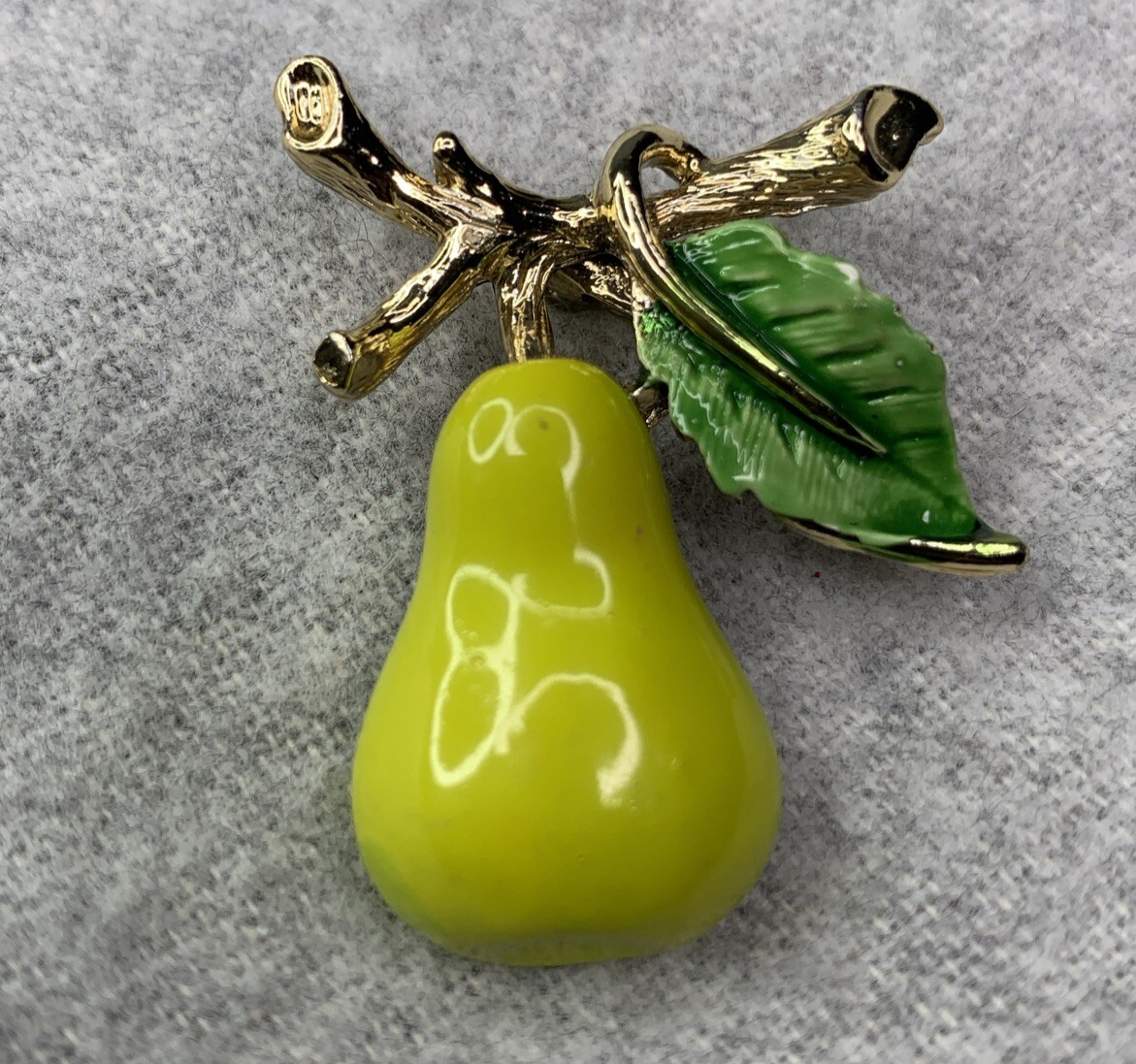 Vintage Green Enamel Gerry’s Signed Pear Branch Green Leaf Gold Tone Pin/Brooch