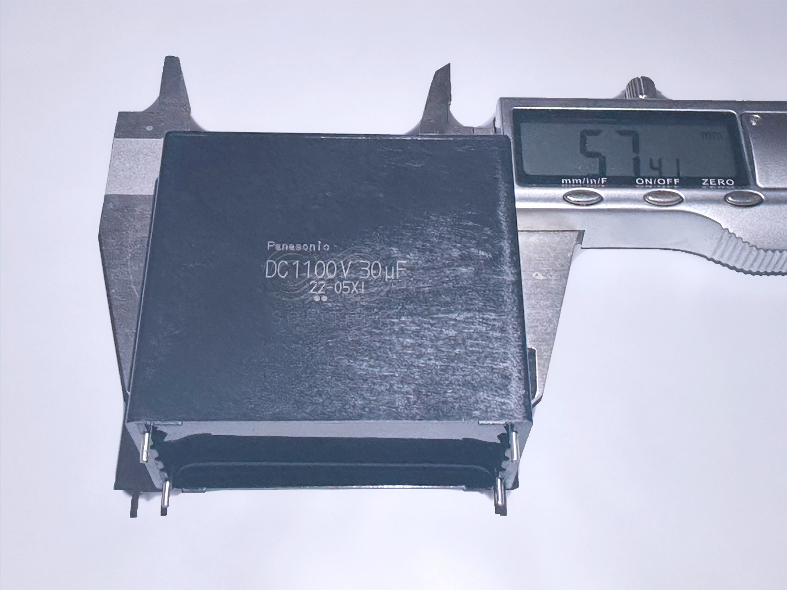 EZPE1B306MTA Panasonic 30uF 1100V Metallized PP Film DC Link Capacitor