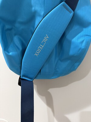 Arc'Teryx Carrier Duffle Borneo Blue 23x11” Approx Crossbody Sling