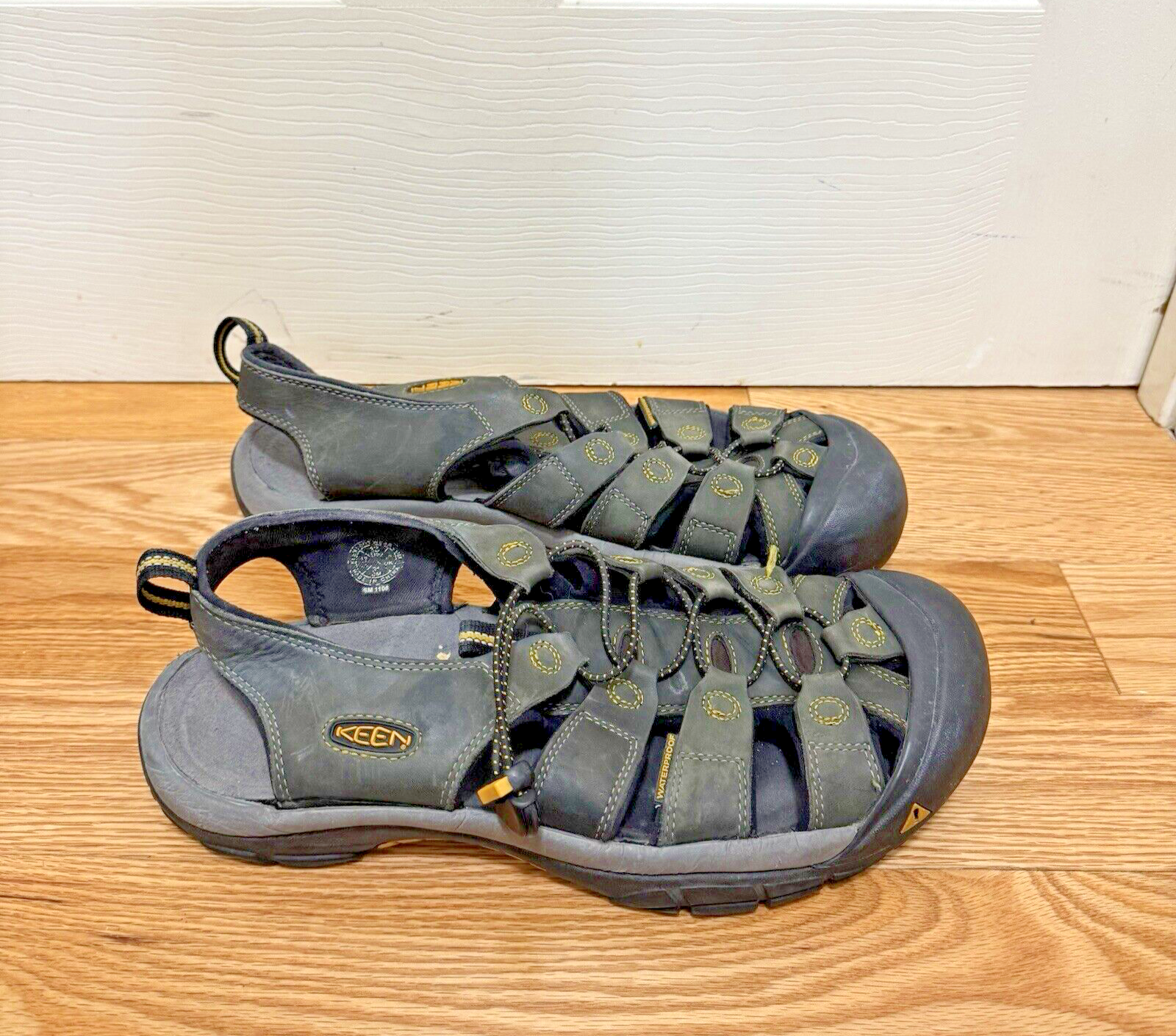 Sandali ibridi Keen Newport H2 da uomo taglia 13 verdi impermeabili per escursionisti acquatici