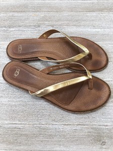 ugg leather flip flops