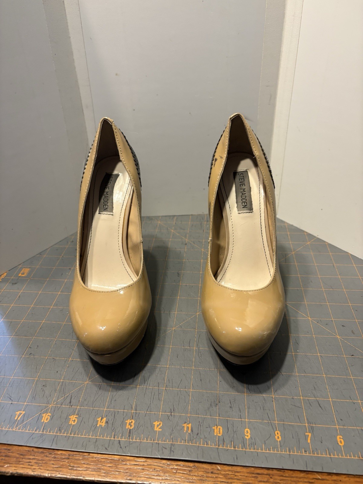 Steve Madden Nude & Black Patent Leather Platform Heels – Size 9