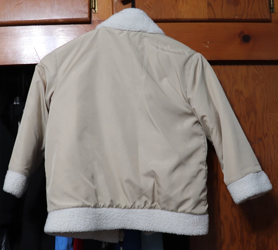 Chaqueta Reversible Camping New Balance Beige Blanco Juvenil Pequeña Importación 120cm 5-6 Foto 4 de 4