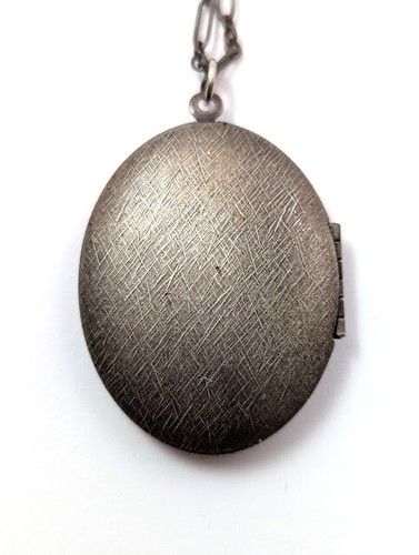 Vintage Art Nouveau Locket Necklace, 1960's, Vintage Jewelry - Picture 4 of 6