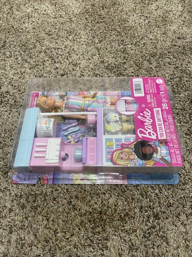 Bambola bionda gelateria BARBIE puoi essere qualsiasi cosa con supporto e accessori NUOVA - Foto 4 di 7