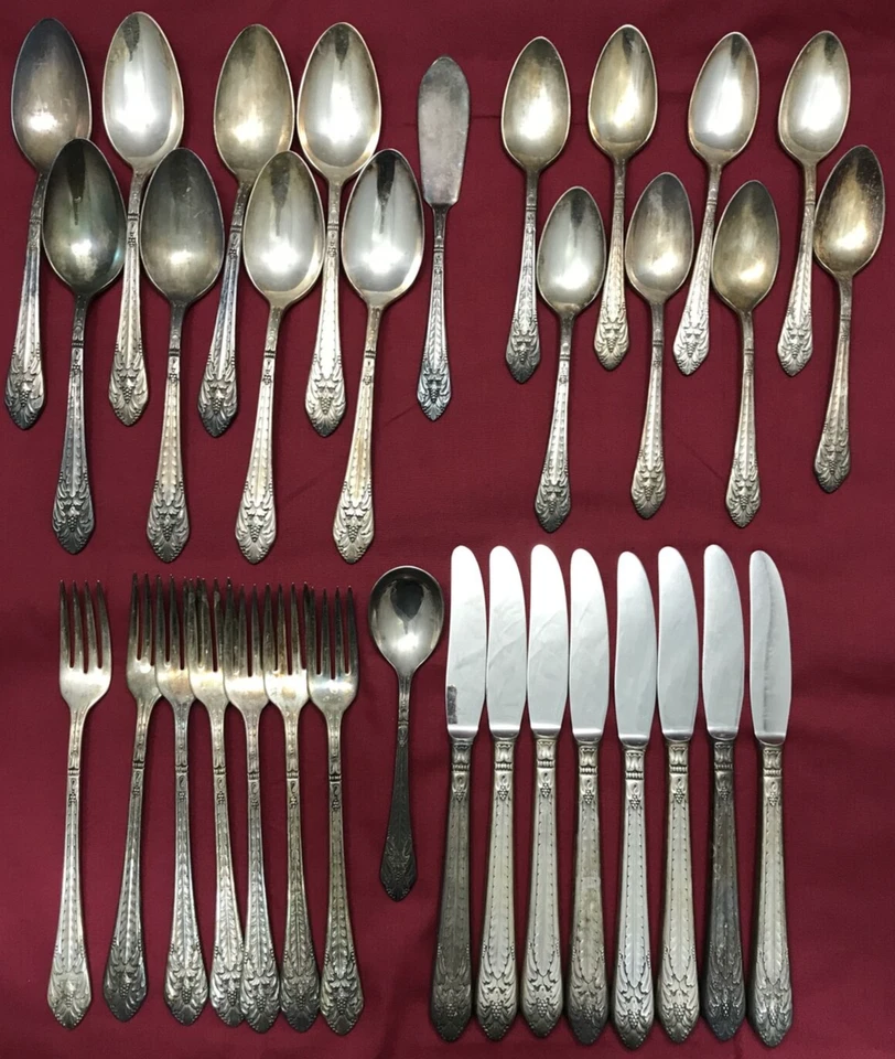 33 piezas 1933 MARQUESA CUCHARAS MEZCLADAS PLATEADAS - HORQUILLAS REJILLA - CUCHILLOS + 1847 Rogers Foto 2 de 4