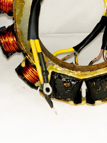 New Bombardier Stator AY 35A Evinrude Johnson 583670 - Picture 3 of 6