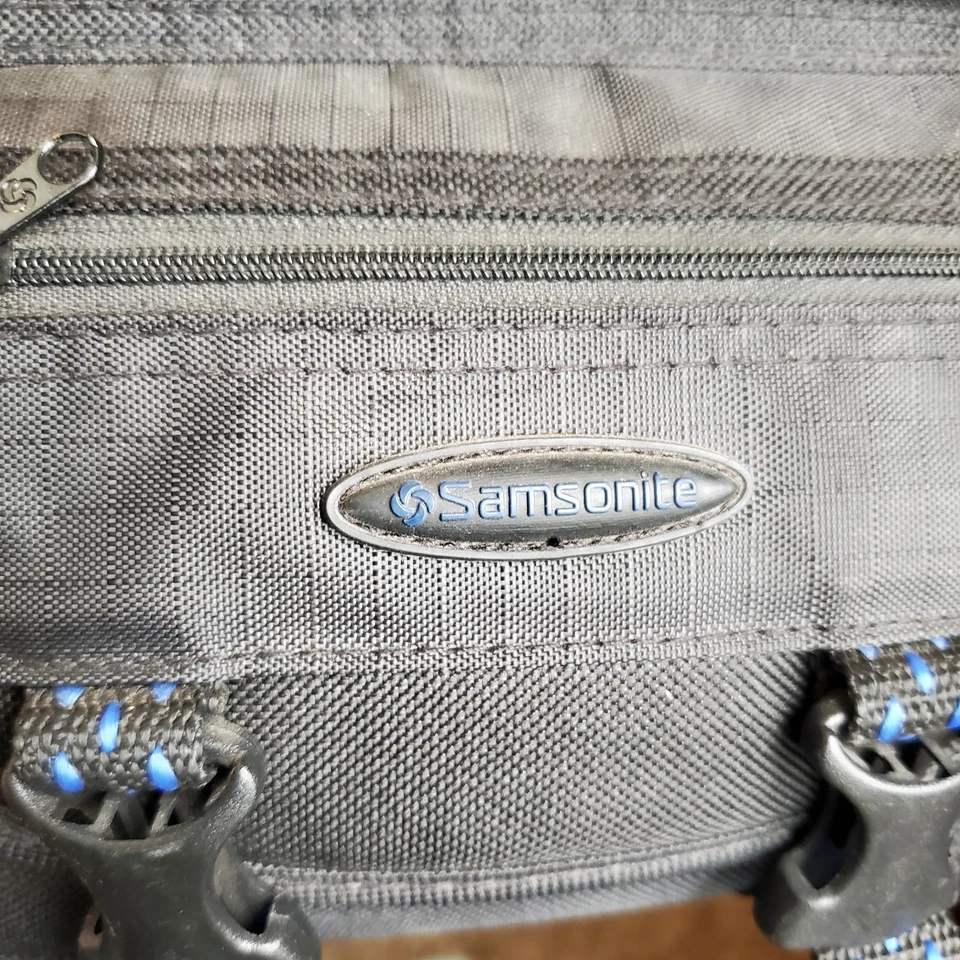 Samsonite Bolso para Cámara Negro Acolchado Ajustable Correa para el Hombro Cremalleras y Bolsillos Foto 4 de 4