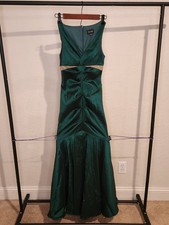 Xscape Emerald Green Mermaid Gown Size 4P Petite Ruched Formal Evening Dress