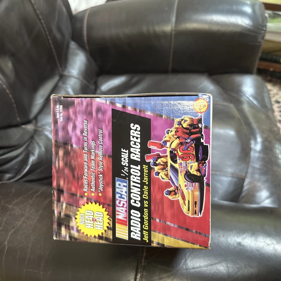 Coche NASCAR 97 2 piezas Jeff Gordon #24 y Dale Jarrett #88 escala 1/24 radio control Foto 4 de 4
