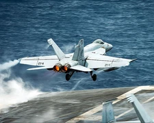 U.S. NAVY F/A-18E SUPER HORNET KESTRELS TAKEOFF PHOTOGRAPH PHOTO PRINT