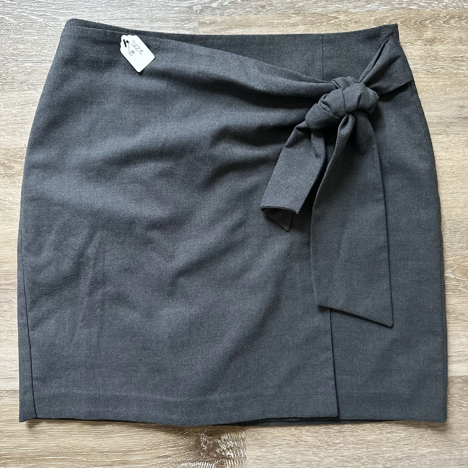 Women’s Loft Grey Skirt With Side Tie Detail Size 8