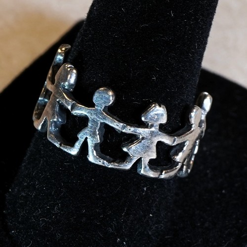 Children Holding Hands 925 Silver Band Ring