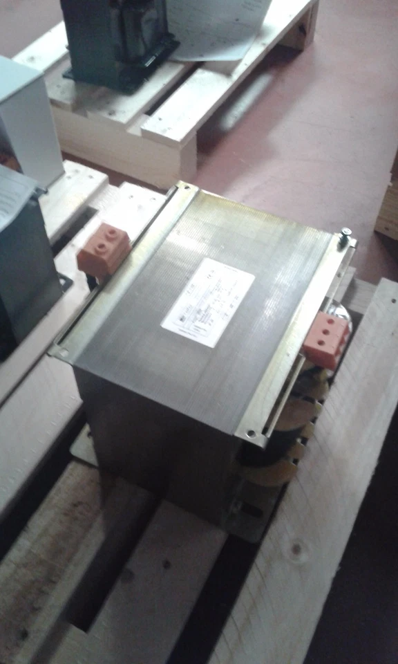 TRASFORMATORE ELETTRICO MONOFASE ISOLAMENTO 4000 VA - 4KVA 230/230V - Immagine 2 di 2