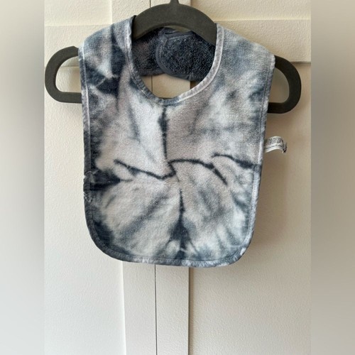 Tie Dye NWOT Gray White 100% Cotton Baby Bib