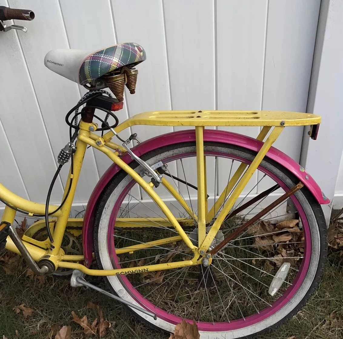 Schwinn clairmont hotsell women's cruiser bike