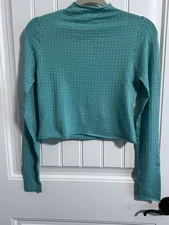 #4482. Wild Fable Women's Green Long Sleeve Cropped Top. Size M