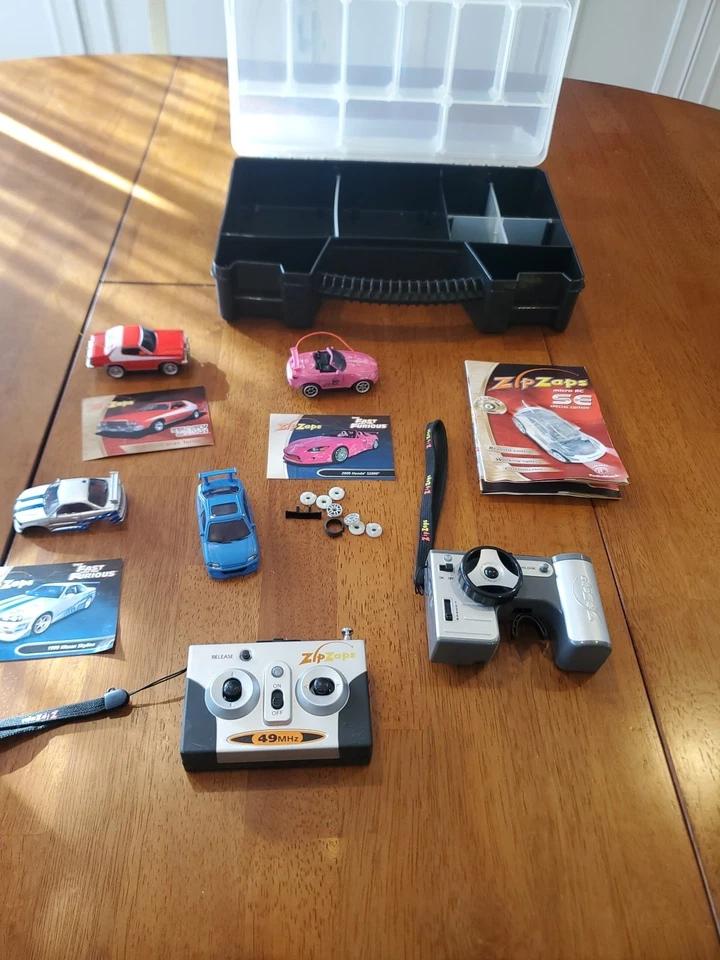 Vintage Radio Shack Zip Zaps Micro RC  Cars & Remotes FAST & Furious,  Starsky - Image 2 of 4