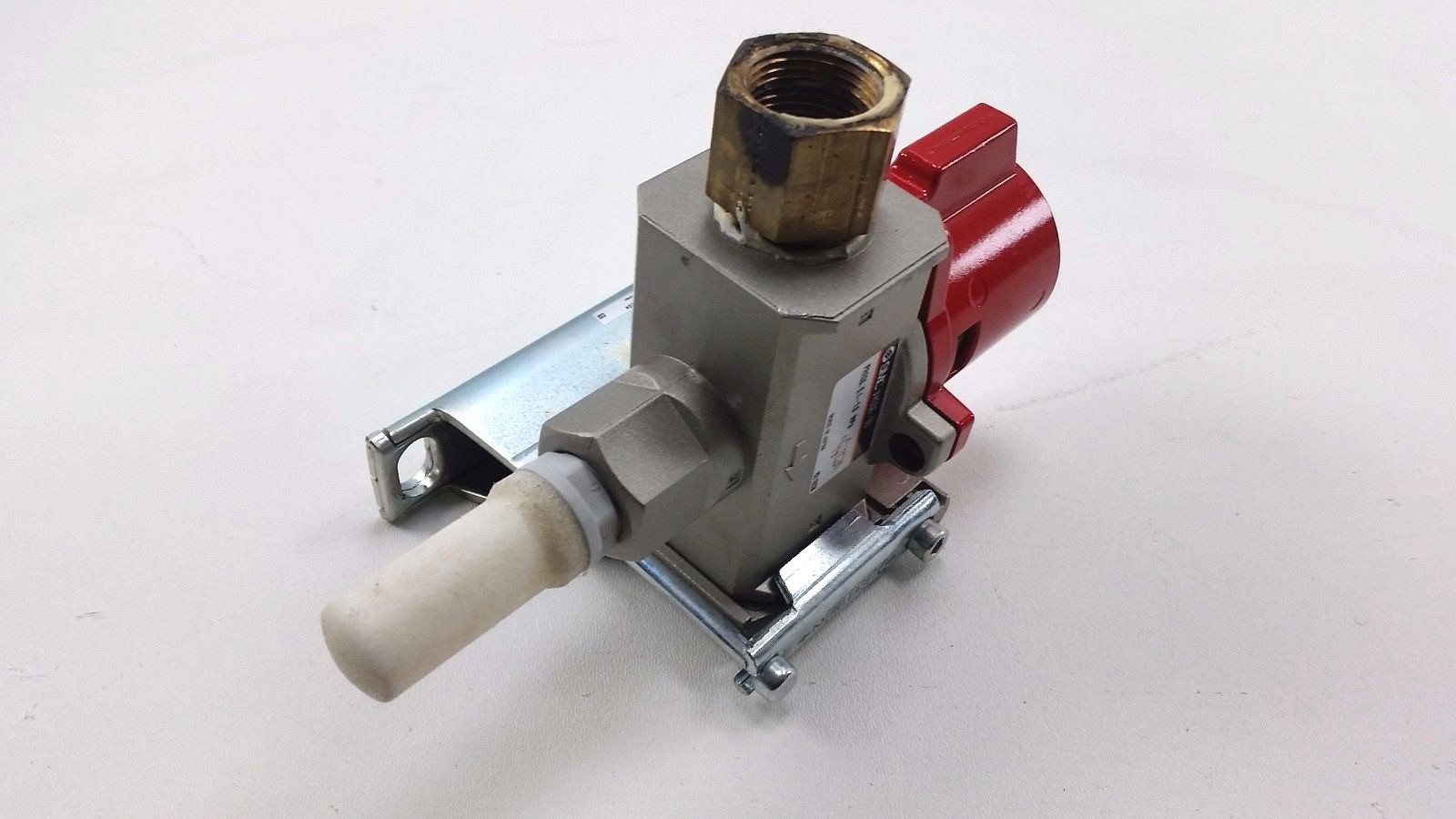 SMC VHS50-06 Valve, 3 Port Lock Out w/ SMC AC50B-06G-V1-X2124