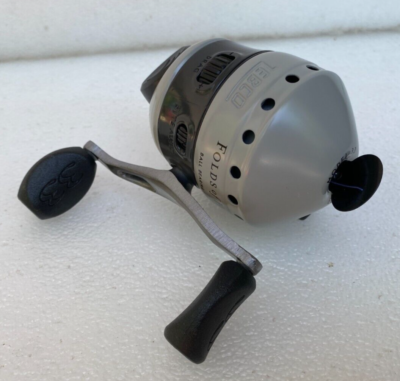 Zebco 33 Folds of Honor Spincast Reel pre-spooled 10lb test 3.6:1