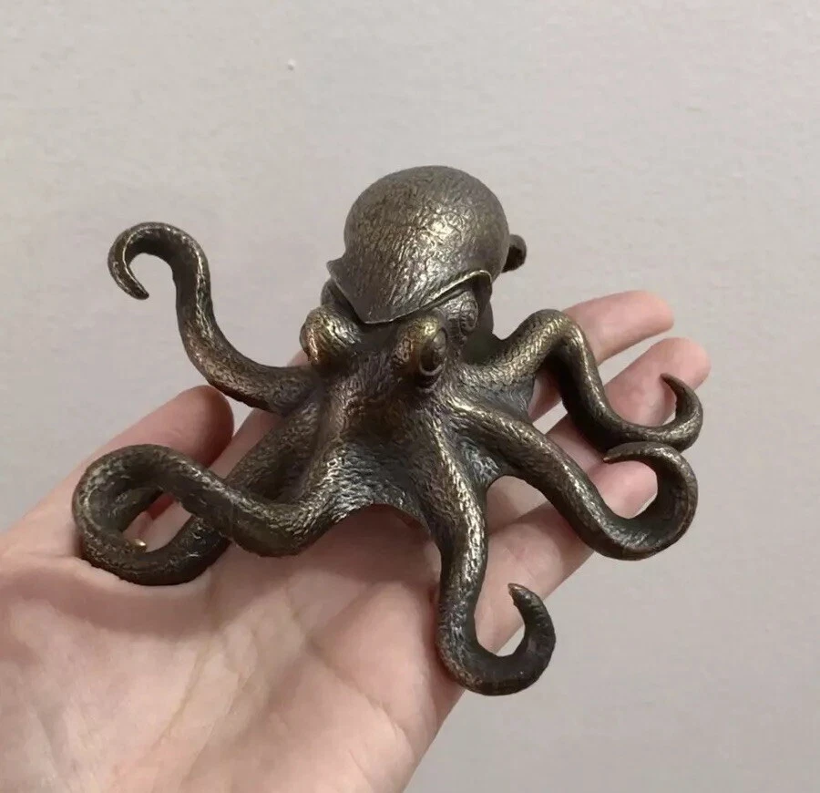 Estatua de pulpo hecha a mano de latón macizo decoración de mesa decoración del hogar adorno de regalo Foto 2 de 2