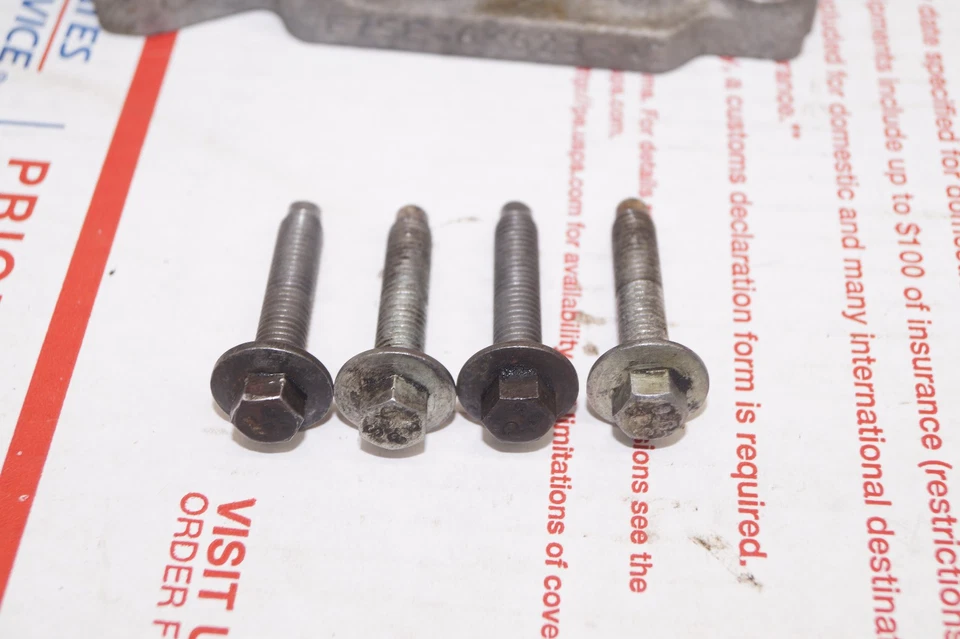 97-03 Ford F-150 5.4L 2v Oil Filter Housing F75E-6K623-AC OEM W/BOLTS EXPEDITION — 第 2/4 张图片