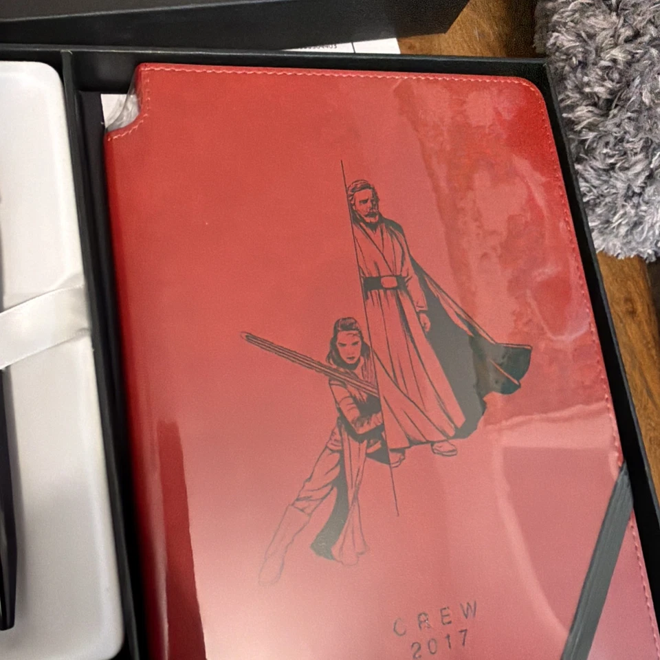 2017 Industrial Light & Magic STAR WARS Last Jedi ILM CREW GIFT caneta e almofada CROSS - Imagem 3 de 4