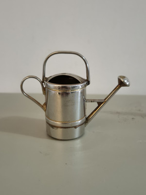 Vintage Miniatur-Gießkanne aus massivem Messing und Kupfer Kunsthandwerk 6,5 cm