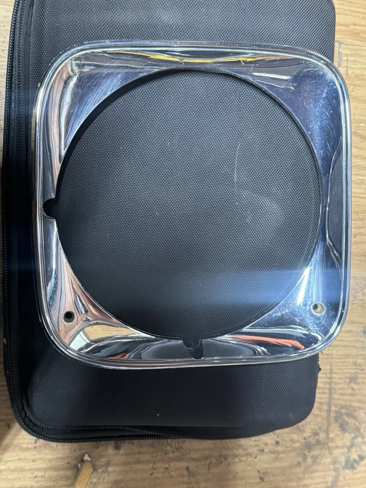 Chevrolet Chevelle 1971 bisel de faros LH Foto 3 de 3