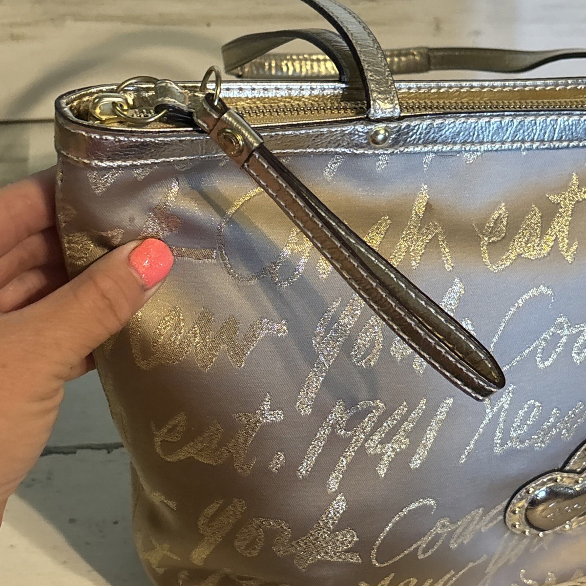 COACH Zipper Tote Bag Shoulder Bag Script Beige x Gold Poppy COACH Zipper Tote Bag Shoulder Bag Script Beige x Gold Poppy