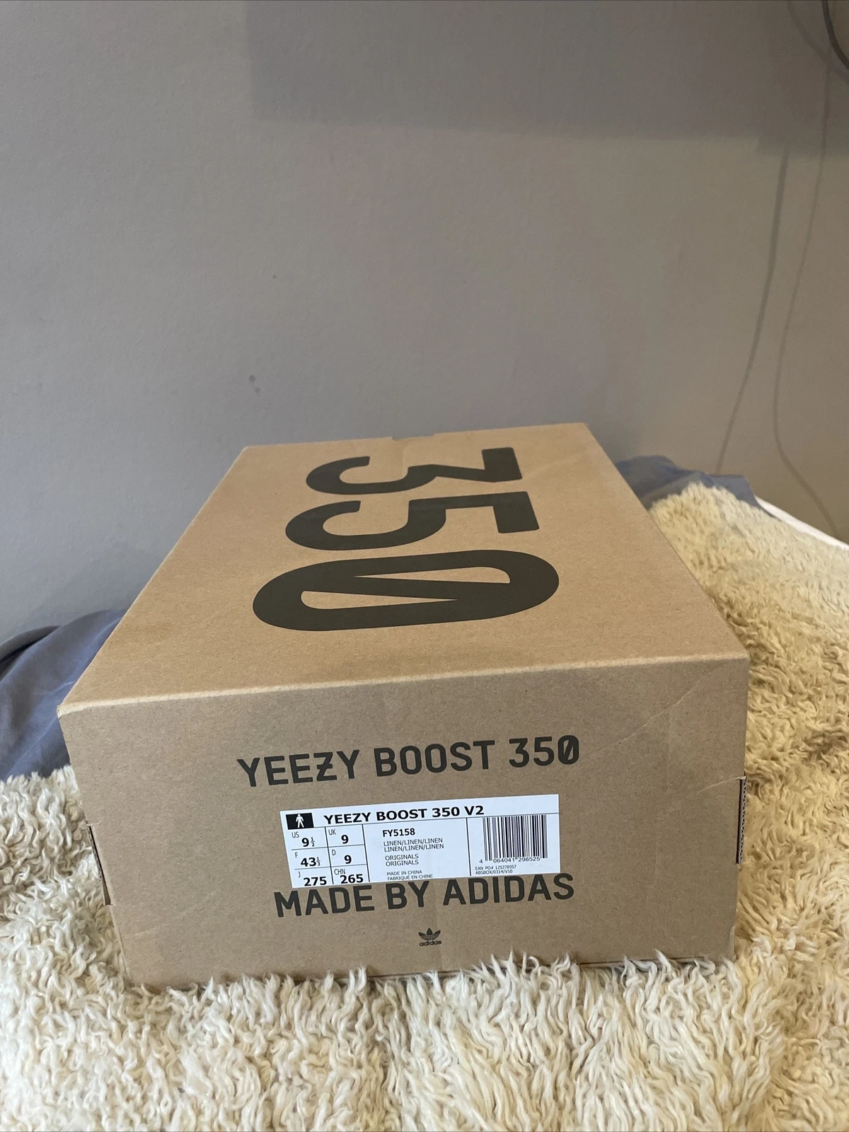 Yeezy Boost 350 V2 lino UK 9