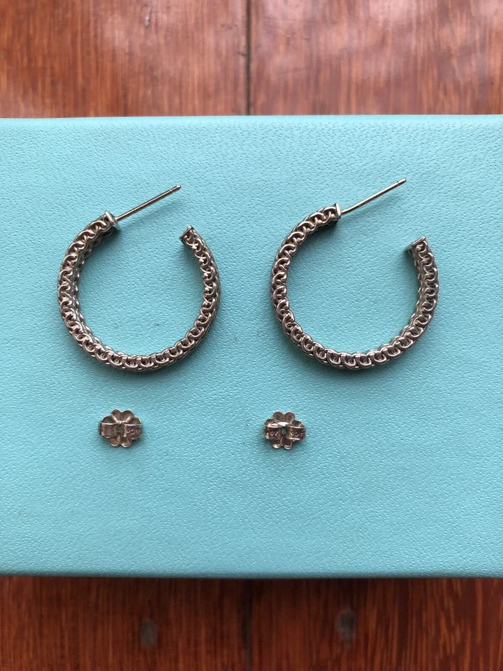 Pendientes de aro medio de malla Somerset de plata esterlina Tiffany & Co - 25 mm Foto 4 de 4