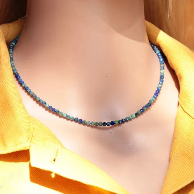 Gargantilla delicada minimalista cuentas de piedras preciosas de cristal azurita malaquita de 2 mm Foto 4 de 4