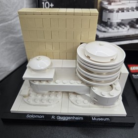 LEGO ARCHITECTURE: Solomon Guggenheim Museum (21004)