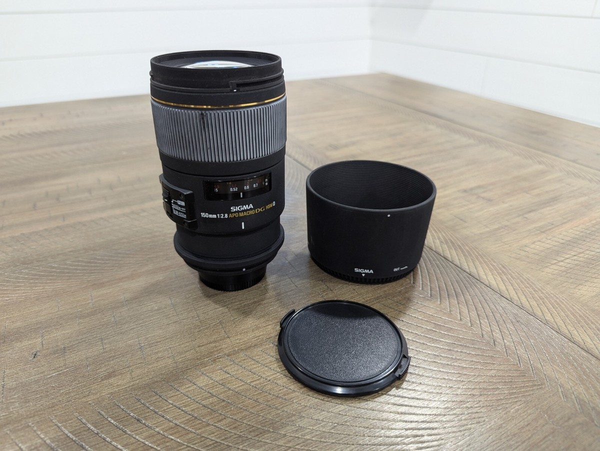 Sigma 150mm 1:2.8 APO MACRO DG HSM D Lens With Caps, Hood Sigma 150mm 1:2.8 APO MACRO DG HSM D Lens With Caps, Hood