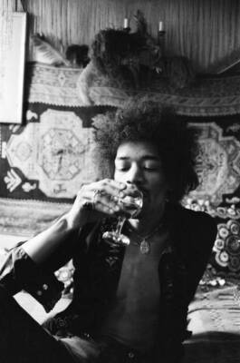 Jimi Hendrix pictured in his Mayfair flat 7th January 1969 Old Photo 1