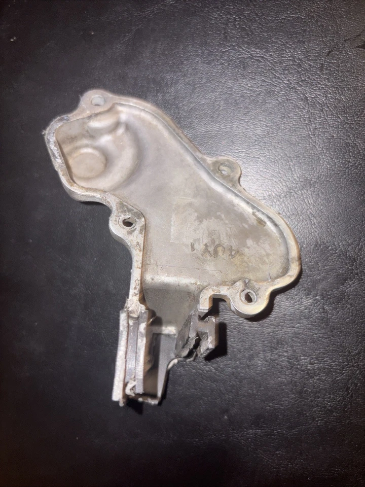 1994-2001 2000 Yamaha Yz125 Yz 125 Right Side Power Valve Cylinder Case Cover  - Image 4 of 4