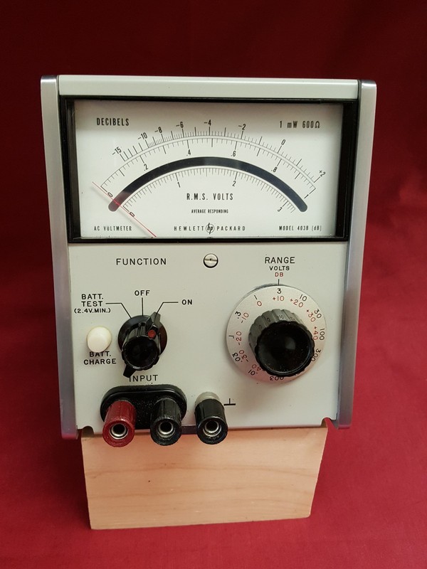 Hewlett Packard HP Model 403B (dB)  R.M.S. AC Voltmeter - Video - Pristine