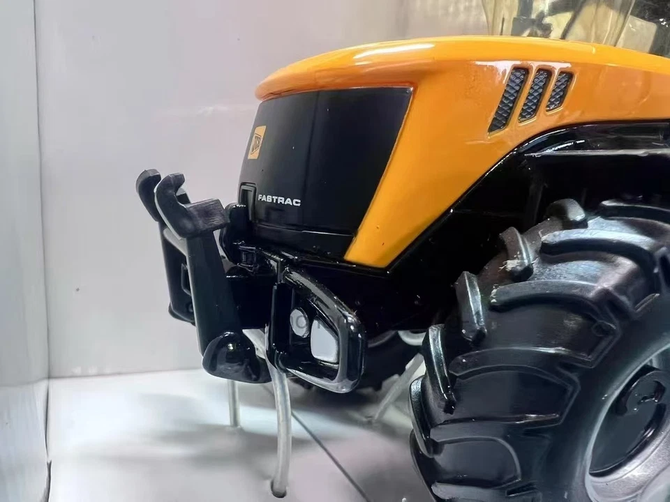 Britains 1:32 JCB 7230 Alloy Tractor Model - Image 4 of 4