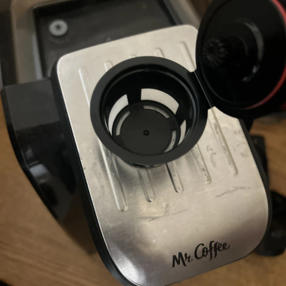 Single Serve Mr. Coffee Brewers K-Cup Coffee Machine Model: BVMC-SC500-2, Black - Image 4 of 4