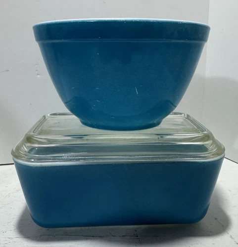 Vintage Blue Pyrex Bowl And Refrigerator Dish With Lid 1950’s 1-1/2 Pint 0502