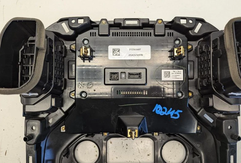 2019-2020 Chevrolet Silverado 1500 2500 3500 Receiver Control Panel 8 Inch Radio - Image 3 of 3