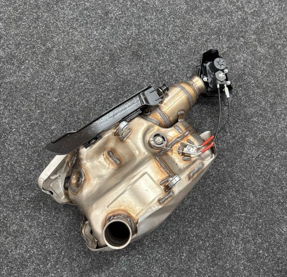 Tapón de escape Ducati Panigale V4s 2025 - Imagen 3 de 3