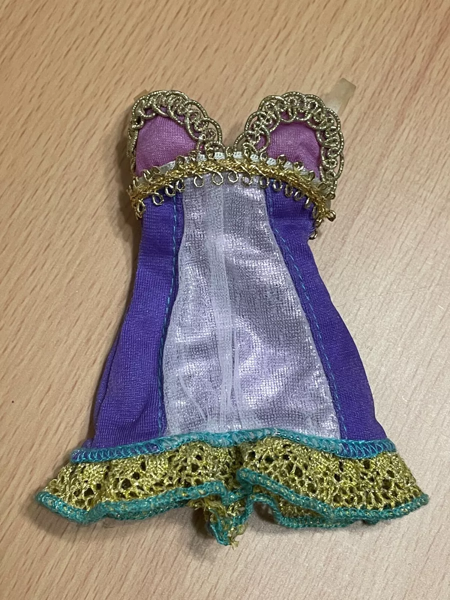 Purple dress clearance with gold accessories