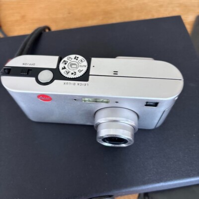 RARE Leica D-LUX Compact Digital Camera Silver 1st Generation 2003