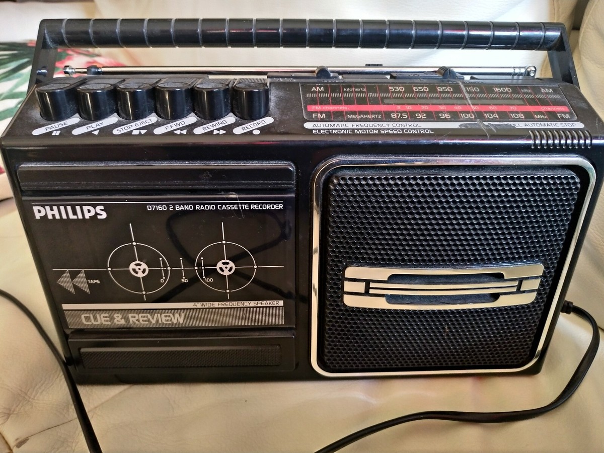 ANCIEN POSTE RADIO et cassette fonctionne manque juste 1 plaquette devant EUR 50,00 - FR