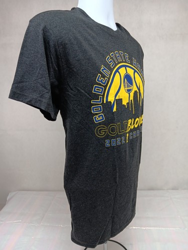 CAMISETA DEPORTIVA PARA HOMBRE GRANDE GOLDEN STATE WARRIORS 2022 CHAMPS GOLD BLOODED AJUSTE AJUSTADO - Imagen 7 de 15