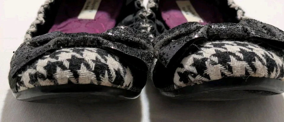 Pisos de pata de gallo Simply Vera blancos y negros con lazo para mujer talla 9 LNC Foto 3 de 4