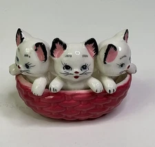 Vintage MCM Kitsch 3 Kitten In Basket Figurine Ceramic Small 3”